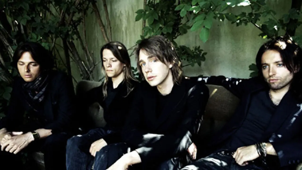 mew-band-131028b.jpg