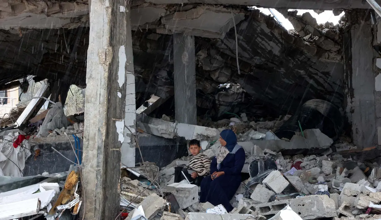Setelah agresi Israel di Gaza dimulai pada 7 Oktober 2023, kota Beit Hanoun mengalami kehancuran total. (Omar AL-QATTAA/AFP)