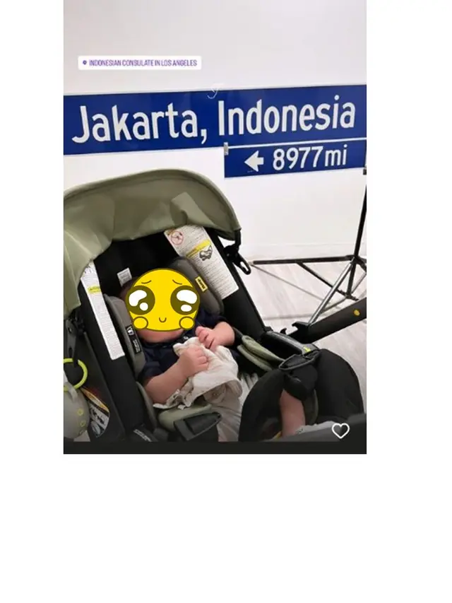 6 Potret Nikita Willy dan Indra Priawan Buat Paspor Anak, Segera Pulang ke Indonesia