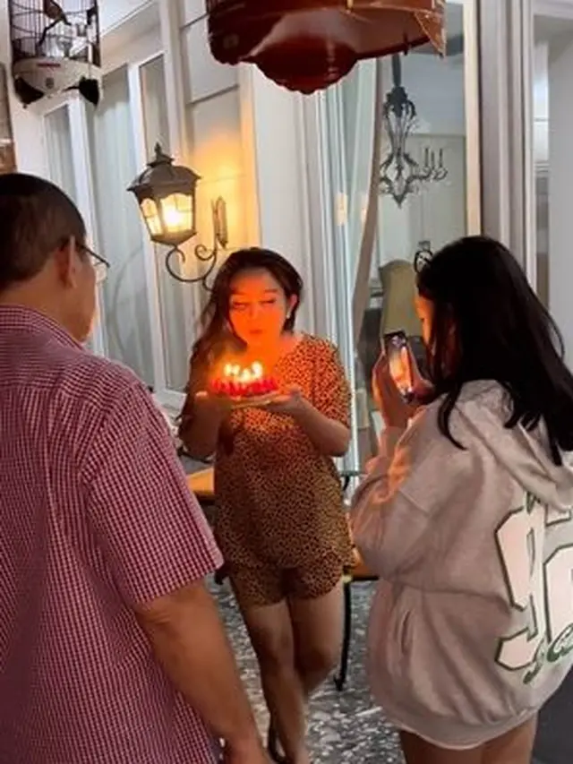 6 Momen Kejutan Ulang Tahun Mayangsari ke-51 tahun, Mesra dengan Bambang Trihatmodjo