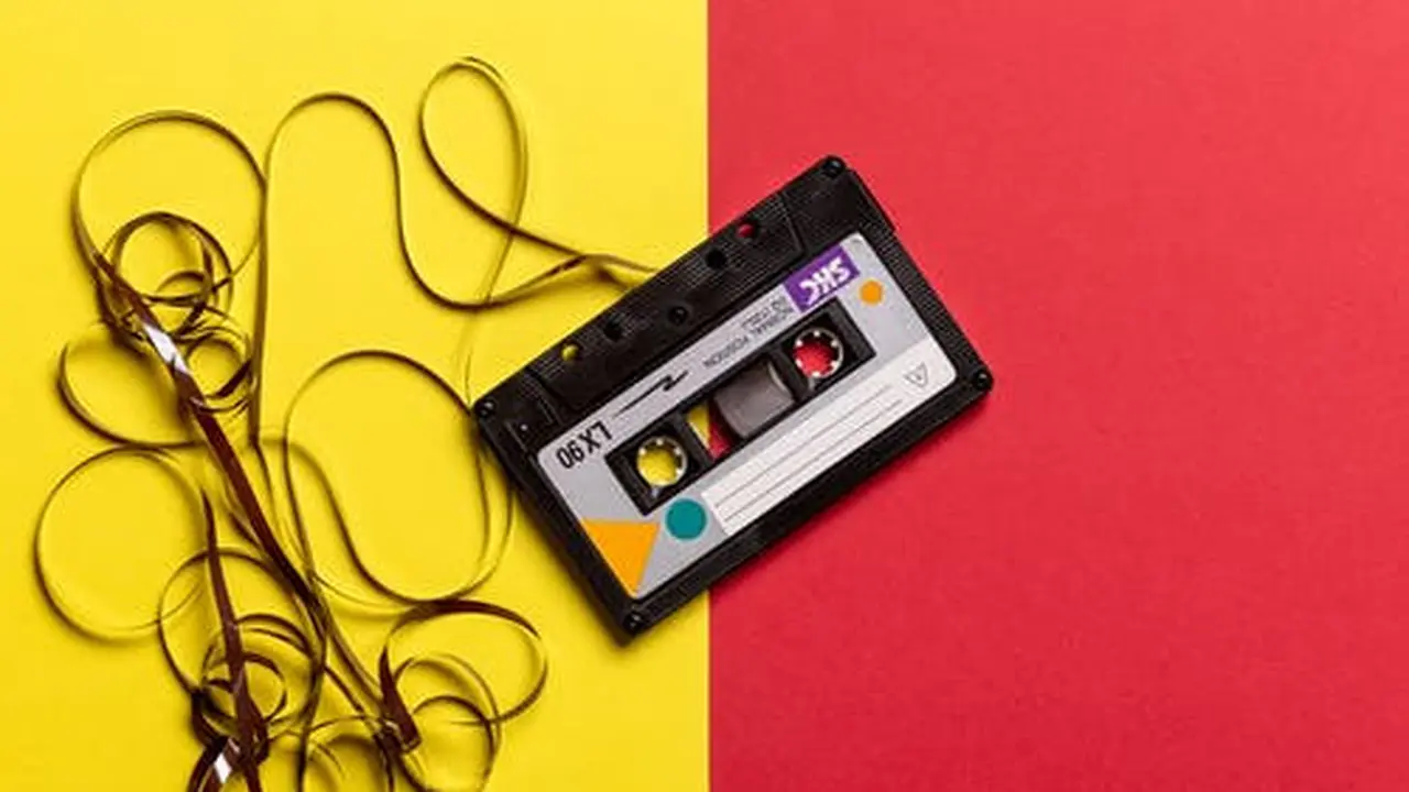 Ilustrasi mendengarkan musik