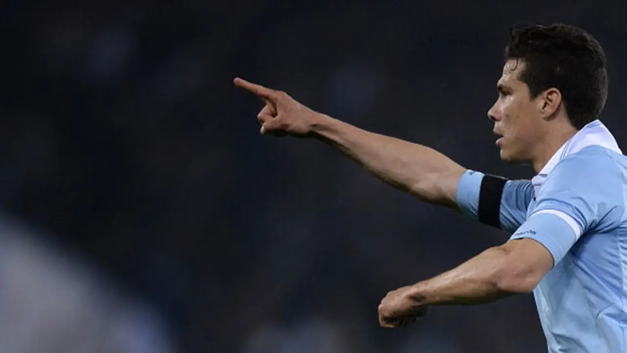 hernanes-131020b.jpg