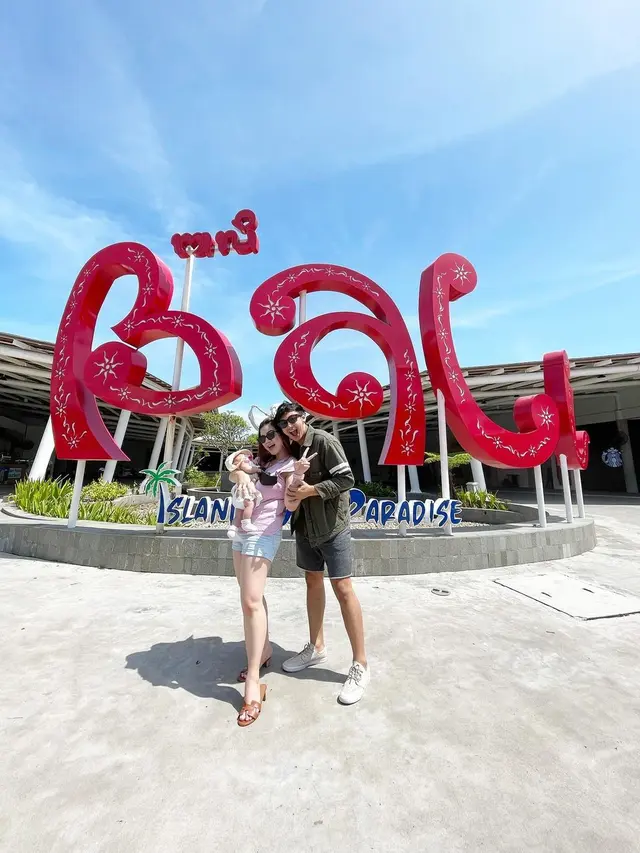 7 Momen Caesar Hito dan Felicya Angelista Pertama Kali Ajak Anak Liburan, Seru Banget