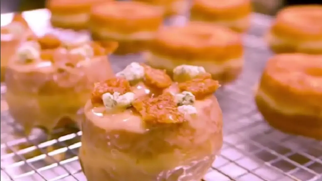 Unik, Sensasi Menyantap Donat Rasa Chicken Wings