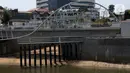 Proyek Sodetan Ciliwung mulai dikerjakan pada 2013. Pada 2015, pembangunan sodetan Sungai Ciliwung telah tuntas sepanjang 650 meter. Kemudian dilanjutkan pada 2015-2017 dengan pembangunan permanen outlet dan perkuatan tebing Kali Cipinang. (merdeka.com/Imam Buhori)
