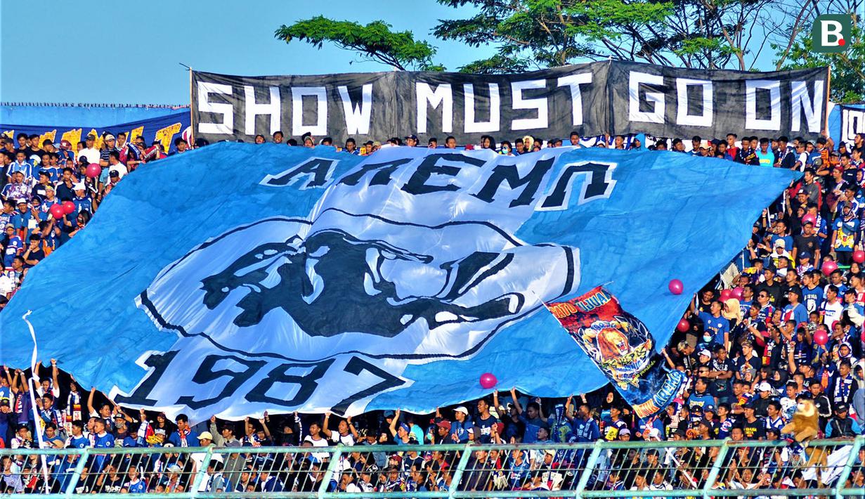 Atmosfer Stadion Kanjuruhan ketika Arema menjamu Persebaya (15/8/2019). (Bola.com/Iwan Setiawan)