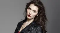 Setelah Busana Berani Revi Mariska, Giliran Bella Hadid Braless