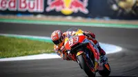 Pembalap Repsol Honda, Marc Marquez memulai balapan MotoGP Spanyol 2018 di Sirkuit Jerez dari posisi kelima. (Twitter/Repsol Honda)