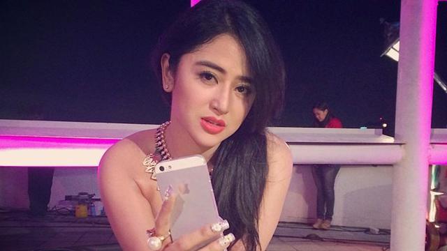 Dewi Perssik Hamil Showbiz Liputan6 Com