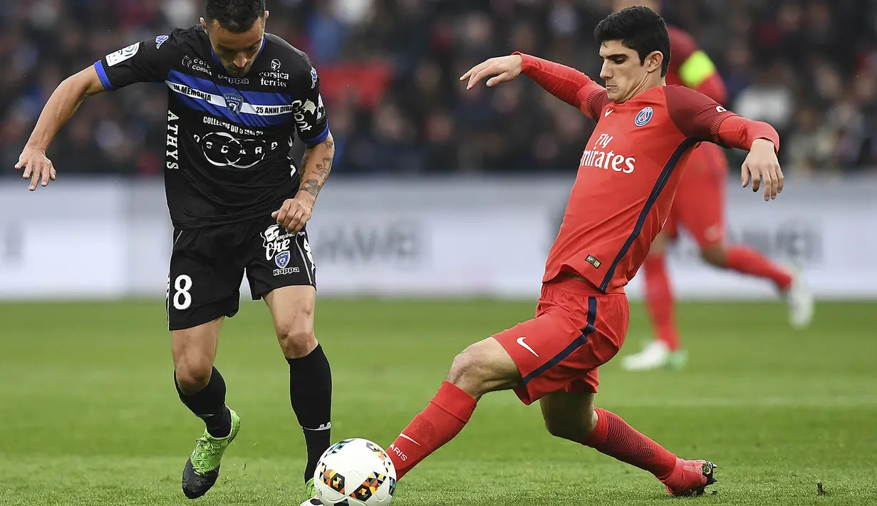 5. Goncalo Guedes - Posisinya di sayap kanan, berbeda dengan Neymar yang biasa di kiri. Namun kehadiran Neymar membuat posisi Javier Pastore dan Julian Draxler kemungkinan digeser ke kanan, membuat persaingan di sisi ini kian ketat. (AFP/Franck Fife)