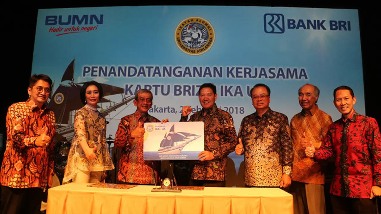 BRI Terbitkan Kartu BRIZZI IKA UNAIR Bergambar Kapal RS Terapung