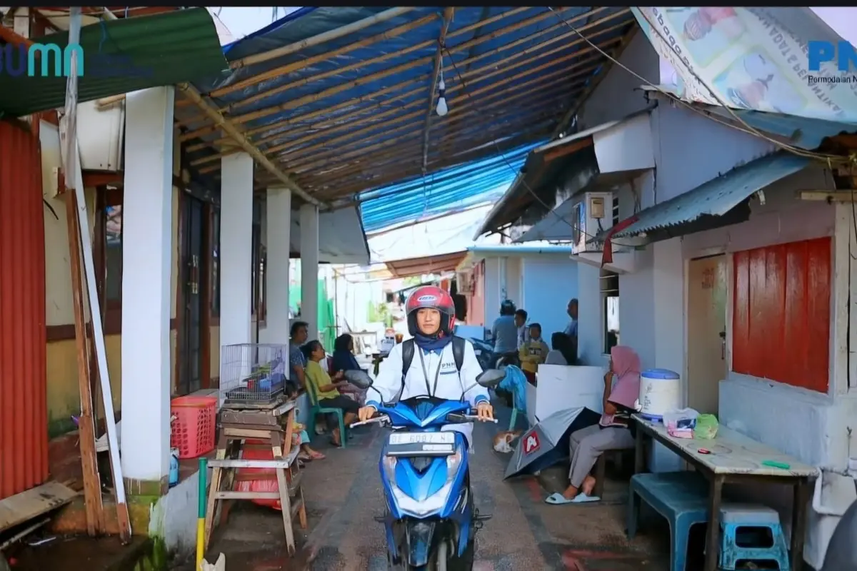 Fahira Ningkeula sudah menunjukkan dedikasi luar biasa baik di dunia olahraga maupun dalam profesinya sebagai Account Officer (AO) di PNM Mekaar Ambon