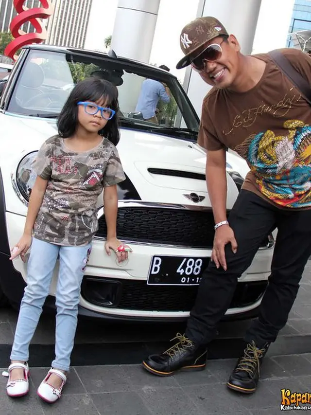 Cinta Kuya dapat kado mini cooper