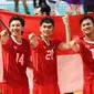 Sosok andalan Timnas Voli Putra Indonesia saat merebut medali emas SEA Games 2023, Rivan Nurmulki tak termasuk dalam susunan 14 nama pemain yang akan dikirim ke ajang Asian Games 2023. Keputusan PBVSI tersebut tentunya mengundang tanda tanya dari para voli-mania tanah air. Dengan absennya Rivan pada Asian Games 2023 nanti, berarti ia telah kehilangan tiga turnamen penting usai tempil gemilang pada SEA Games 2023 lalu. Ada apa ya? (Bola.com/Abdul Aziz)