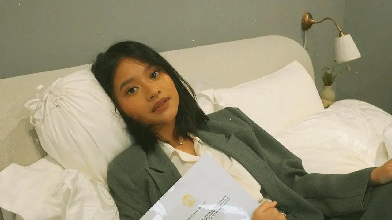 Siti Adira Kania, putri Ikke Nurjanah dari pernikahan bersama Aldi Wahab atau Aldi Bragi (https://www.instagram.com/p/CSWzDnwBzvy/)