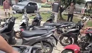 Polisi gerebek rumah penyimpanan motor hasil pembegalan. (Istimewa)