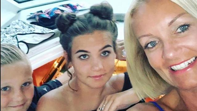 Liz McCollin dan anak-anaknya. (sumber: Hull Live)