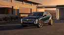 Inilah Lyriq. Si SUV 5 seater yang diproduksi oleh Cadillac dari Amerika. Mobil ini memiliki penggerak RWD dan AWD dengan ditenagai motor listrik magnet yang bisa menghasilkan tenaga hingga 500hp dan torsi hingga 610nm. Mobil ini memiliki jarak tempuh hingga 502km. (Source: cadillac.com)