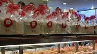 Breadlife menawarkan beli roti dengan harga cuma-cuma hanya dengan Rp1 per roti (Liputan6.com/Komarudin)