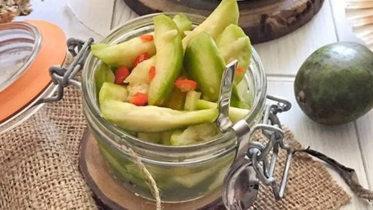 Asinan kedondong./Copyright cookpad.com/Deisy Pages