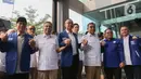 Sekjen Partai Gerindra Ahmad Muzani datang bersama dengan sejumlah kader lainnya seperti Ketua Harian DPP Partai Gerindra Sufmi Dasco Ahmad, Ahmad Riza Patria (Ariza), Habiburokhman, Budi Djiwandono, Thomas Djiwandono dan beberapa kader Gerindra lainnya. (Liputan6.com/Herman Zakharia)