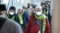 Jemaah umrah dari Pekanbaru yang diberangkatkan dari Bandra Sultan Syarif Kasim. (Liputan6.com/M Syukur)