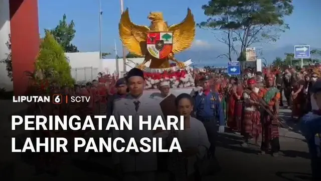 Warga Ende Rayakan Hari Lahir Pancasila dengan Parade Pakaian Adat