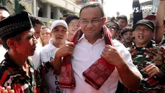 Calon Gubernur DKI Jakarta nomor urut 3 Anies Baswedan, memaparkan kronologi tentang insiden jatuhnya lift Blok M Square. 
