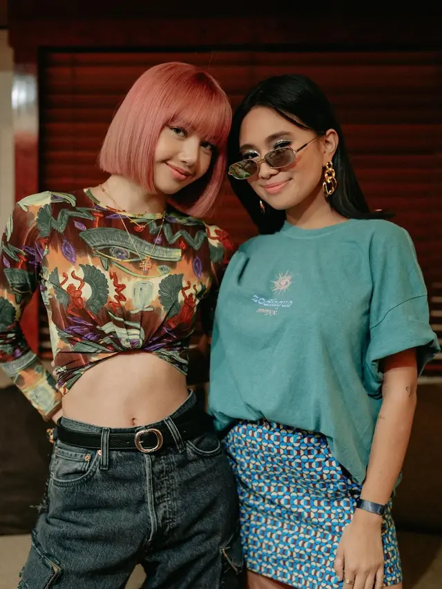 8 Potret Persahabatan Niki Zefanya dan Lisa Blackpink, Kembali Jadi Sorotan