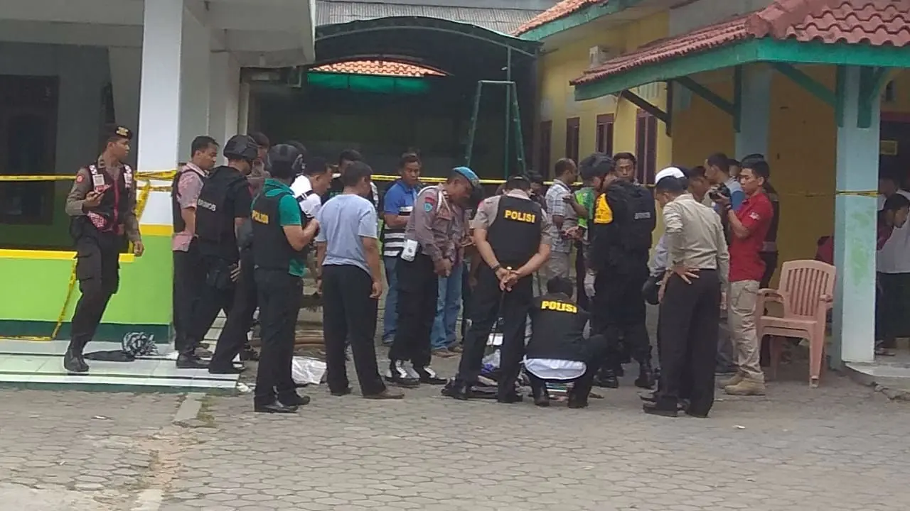 Cerita Warga Cirebon Temukan Benda Mencurigakan di Sebuah Masjid