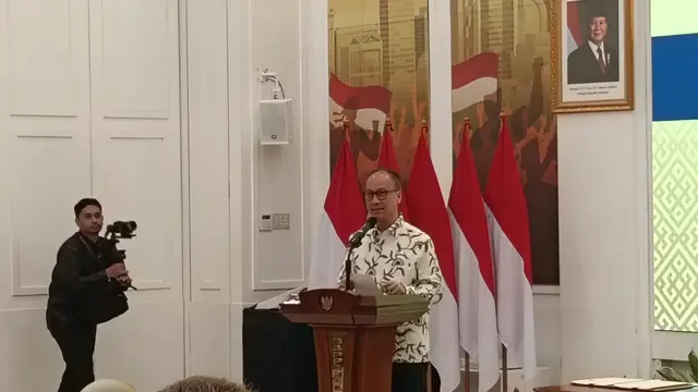 Menperin Agus Gumiwang Kartasasmita saat acara penandatanganan nota kesepahaman dengan Airbus Asia Pacific di Kantor Kementerian PPN/Bappenas, Jakarta, Rabu (6/5/2026). (Foto: Liputan6.com/Maulandy R)