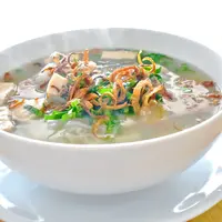 ilustrasi mie kuah ayam bawang/Leeyakorn06/Shutterstock