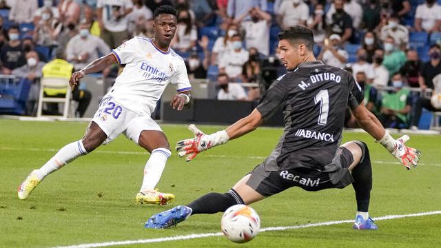 Foto: Karim Benzema Mengamuk, Real Madrid Gilas Celta Vigo di Liga Spanyol