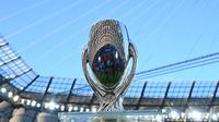 Trofi Piala Super Eropa. (Sergei GAPON / AFP)