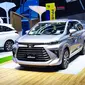 Toyota Avanza dipajang pada acara otomotif Gaikindo Indonesia International Auto Show (GIIAS) tahun 2021. Mobil ini, bersama Toyota Veloz, bisa dibilang sebagai mobil primadona Toyota pada acara tersebut. (Otosia.com/Arendra Pranayaditya)