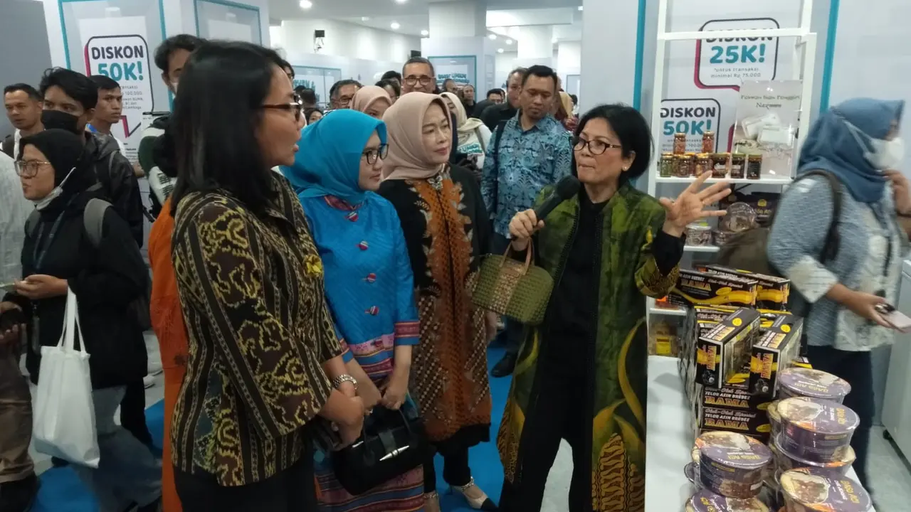 Kementerian BUMN bekerjasama dengan PT Perusahaan Gas Negara Tbk dan PT Kereta Api Indonesia (Persero) mengadakan Bazar UMKM Untuk Indonesia
