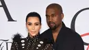 Sumber yang merupakan orang terdekat Kim juga mengatakan, kini Kim sudah menetapkan tak adanya hubungan seks di dalam rumah tangga. Namun Kanye tetap berusaha dan mengharapkan datangnya keajaiban. (AFP)