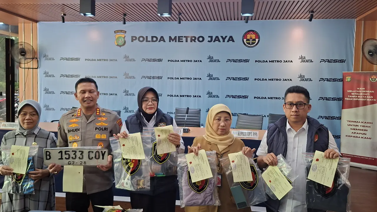 Konferensi Pers Kasus Pelecehan Seksual Penumpang Taksi Online di Jakarta