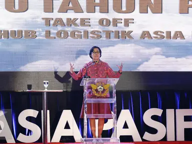 Menkeu Sri Mulyani menyampaikan arahannya pada Peringatan Satu Tahun Pusat Logistik Berikat (PLB) di Jakarta, Rabu (12/4). Sri Mulyani memberi Pekerjaan Rumah kepada PPLBI untuk menjadikan Indonesia Hub logistik Asia Pasifik. (Liputan6.com/Angga Yuniar)