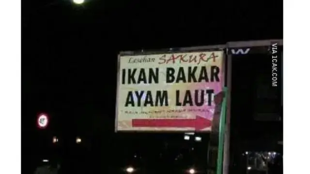 8 Potret Lucu Tempat Jualan Ayam Bakar, Tulisannya Kocak