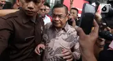 Bupati Pati Sudewa alias Sudewo saat meninggalkan gedung Merah Putih Komisi Pemberantasan Korupsi (KPK), Jakarta, Senin (22/9/2025). (Liputan6.com/Helmi Fithriansyah)