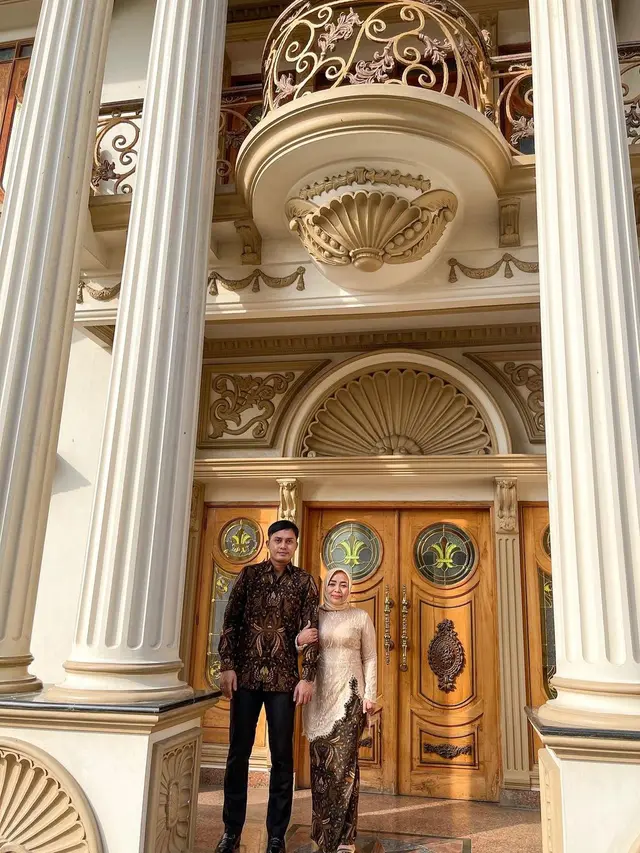 7 Potret Terbaru Rumah Mewah Muzdalifah, Kini Disebut Tampak Kurang Terawat