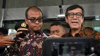Kedatangan Menkumham dan Seskab untuk berkordinasi terkait kursi kosong pimpinan KPK setelah ditinggalkan Busyro Muqqodas, sejak 16 Desember 2014, lalu, Jakarta, Kamis (18/12/2014). (Liputan6.com/Miftahul Hayat)