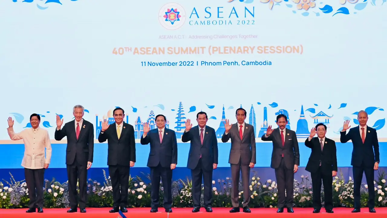 Presiden Joko Widodo atau Jokowi di Sidang Pleno KTT ASEAN, Kamboja.