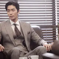 Vagabond sendiri bercerita tentang seseorang yang berusaha untuk mengungkap kecelakaan pesawat yang ada kaitannya dengan kasus korupsi. (Foto: soompi.com)