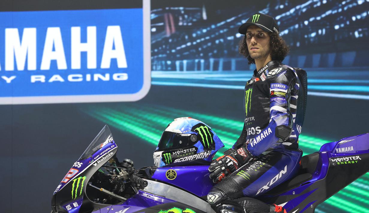 Hal senada juga diungkap Alex Rins yang menyebut baru bisa membuktikan performa motor ini saat melakukan sesi tes resmi di Sirkuit Sepang, Malaysia. Tampak dalam foto, pembalap Monster Energy Yamaha, Alex Rins saat tampil pada perkenalan motor baru Yamaha untuk mengarungi MotoGP 2026 di Jakarta, Rabu (21/1/2026). (Bola.com/M Iqbal Ichsan)
