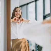 Ilustrasi diri sendiri, percaya diri, mencintai diri sendiri. (Image by senivpetro&lt;/a&gt; on Freepik)