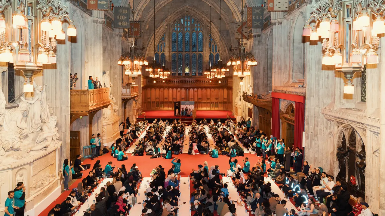 Semarak Buka Bersama di London Bareng 2 Brand Kosmetik Indonesia, bak Adegan Jamuan Makan di Sekolah Harry Potter