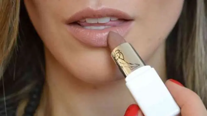 5 Trik Makeup Sempurna untuk ke Kantor, Cewek Kantoran Wajib Coba