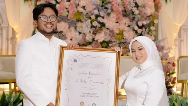 Yudha Keling menikah dengan Fadhilah Eryananda, psikolog klinis UI berpengalaman sejak 2020 yang fokus pada trauma dan relasi sehat. (instagram.com/yudhakhel)